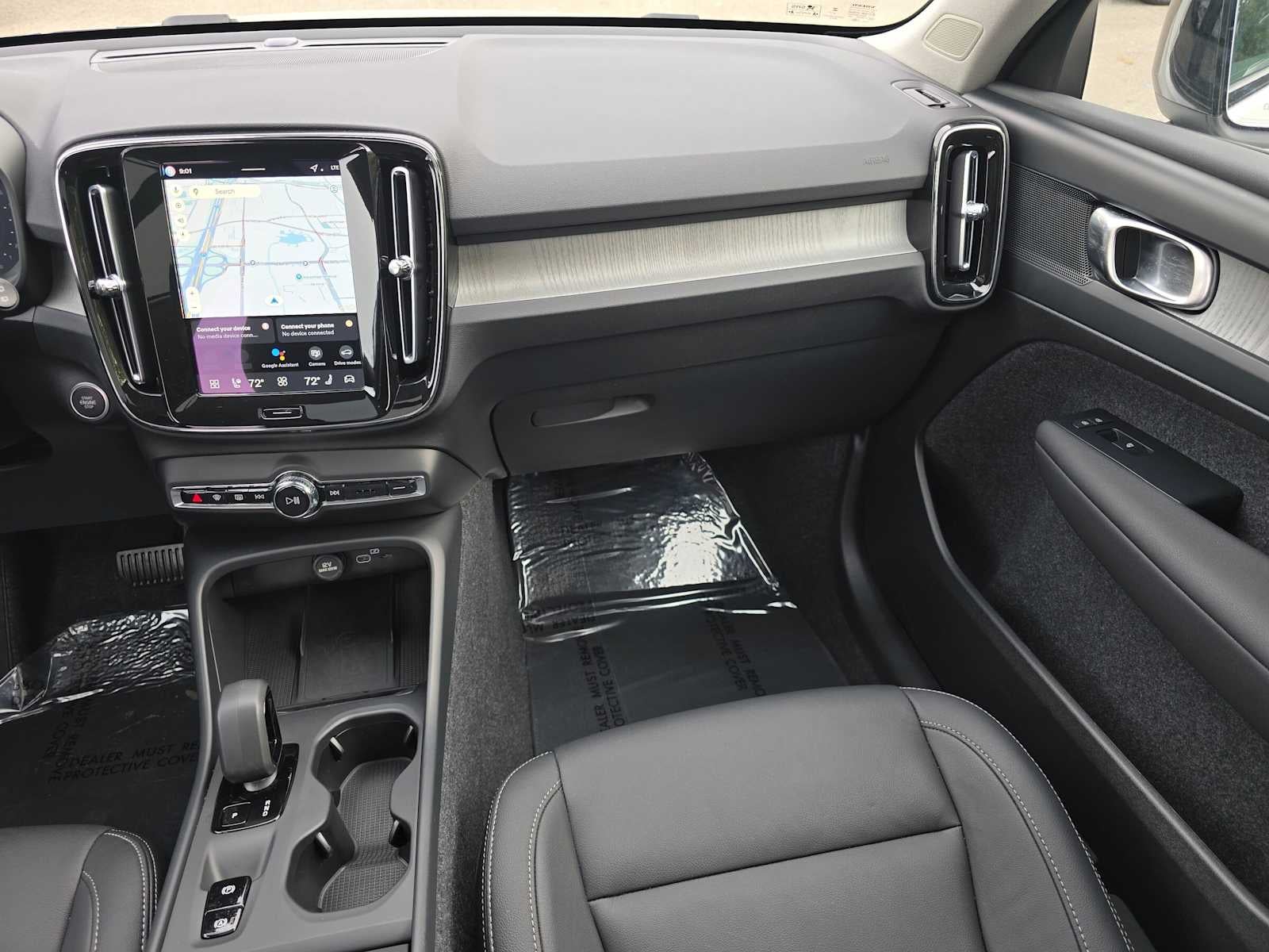 2026 Volvo XC40 Core