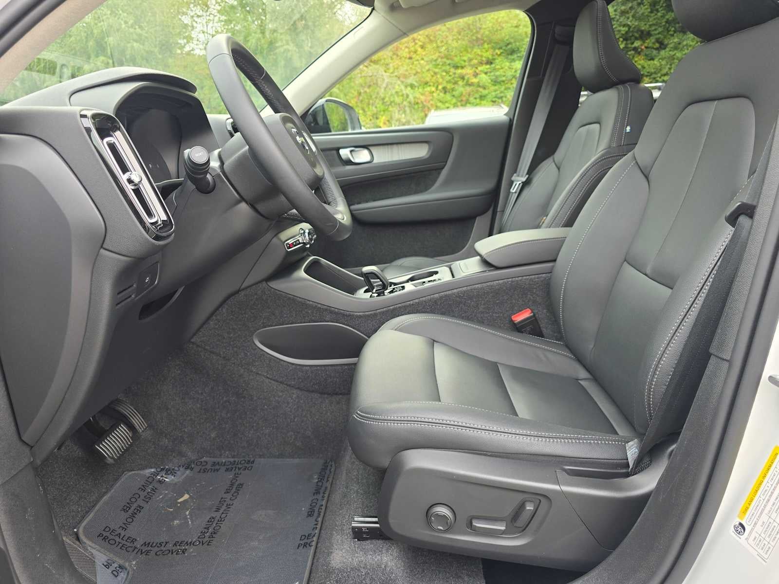 2026 Volvo XC40 Core