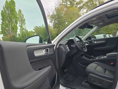 2026 Volvo XC40 Core