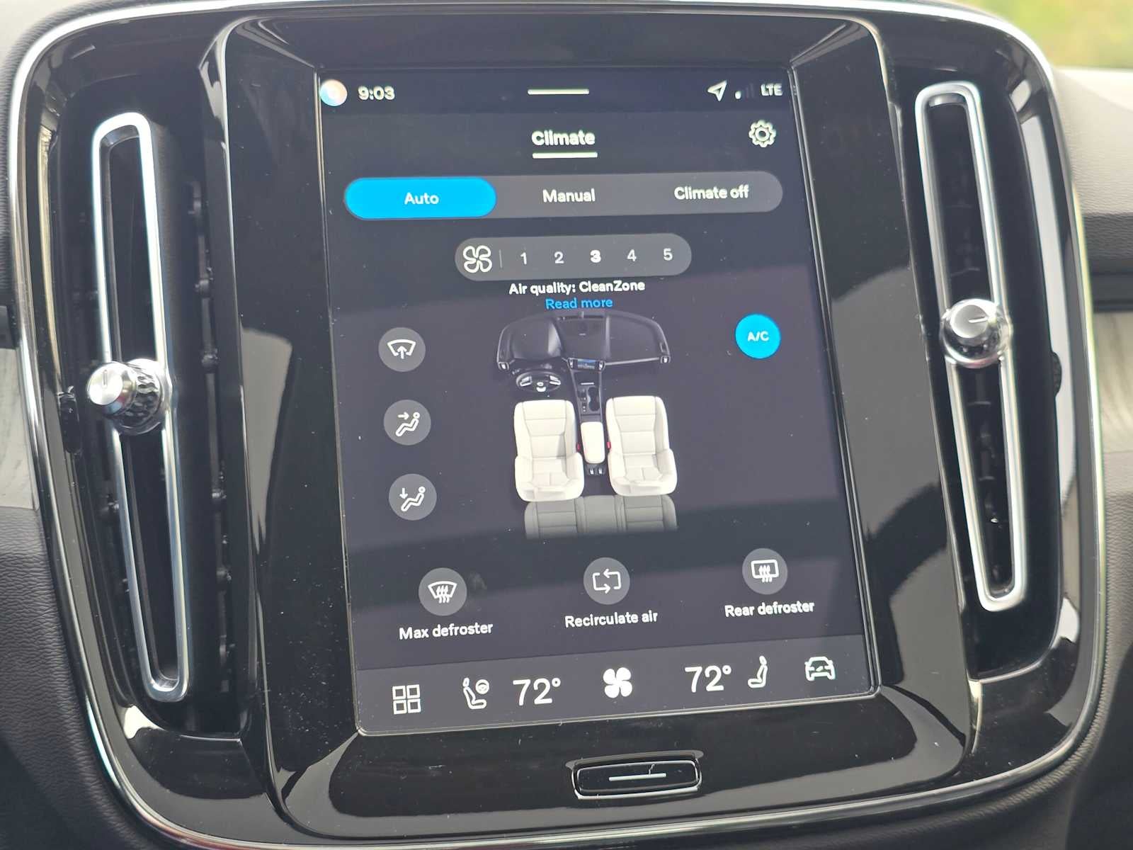 2026 Volvo XC40 Core