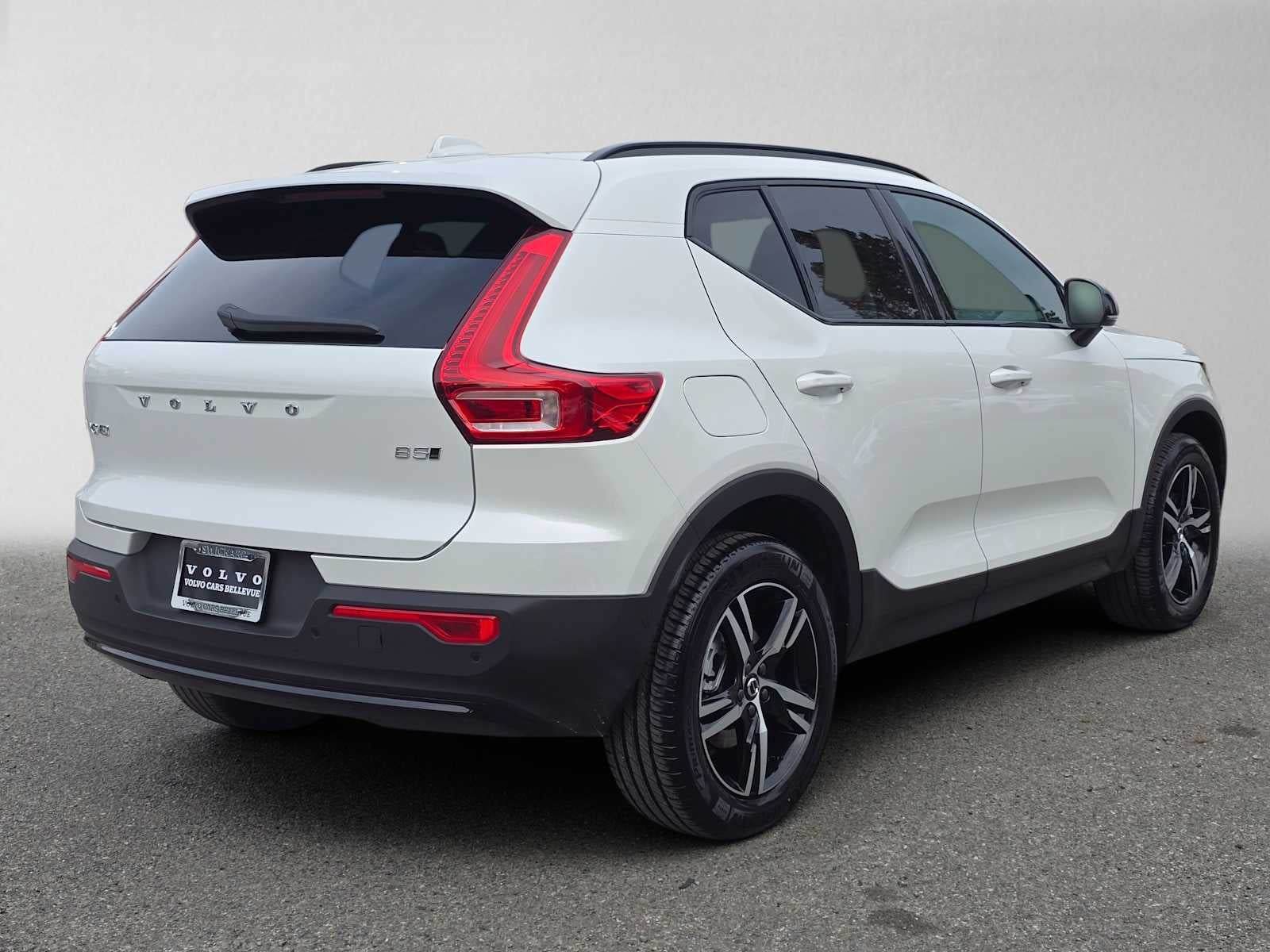 2026 Volvo XC40 Core
