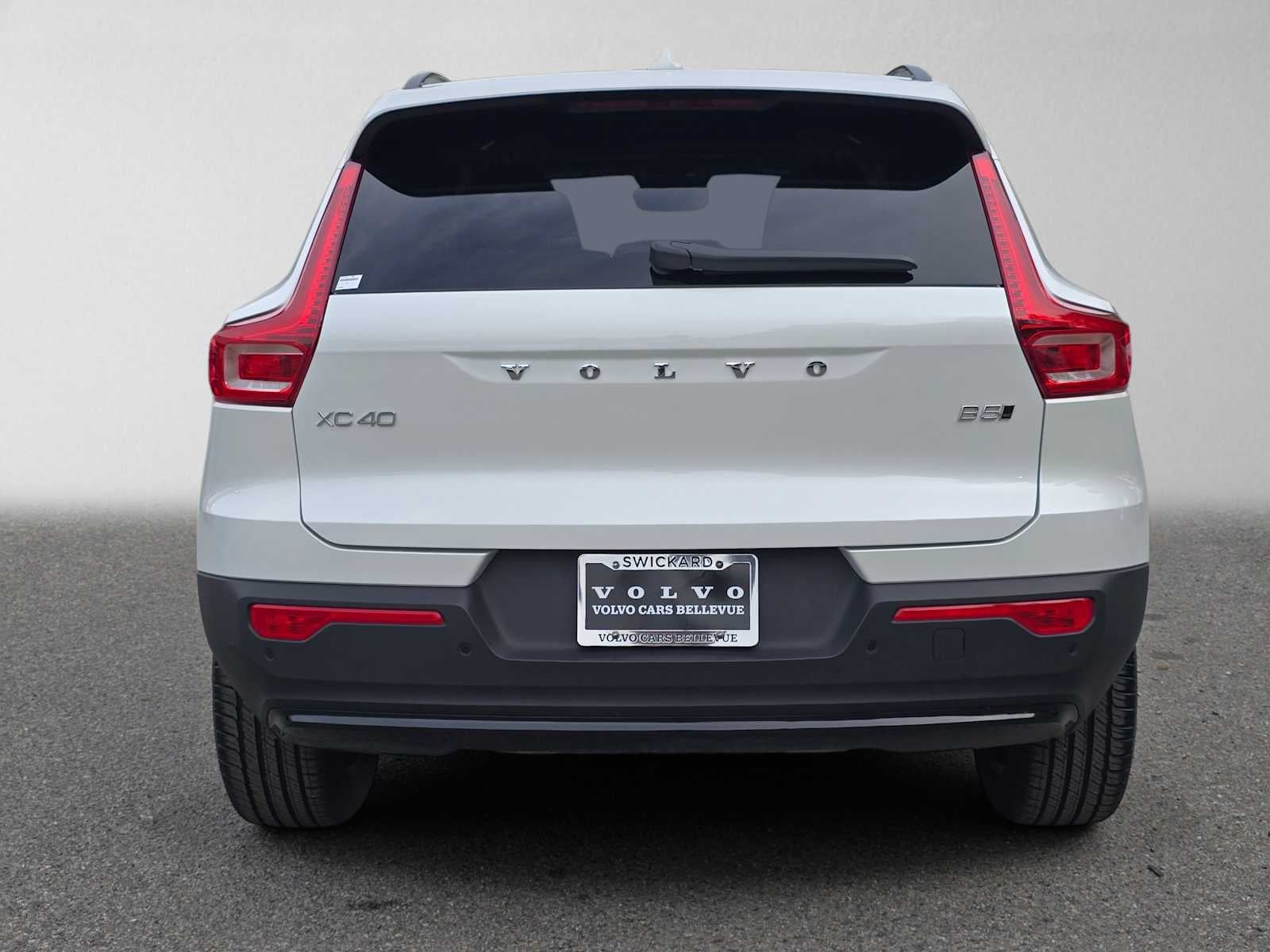 2026 Volvo XC40 Core