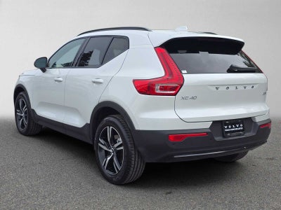 2026 Volvo XC40 Core