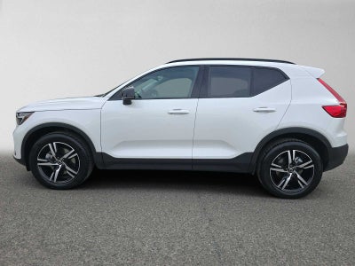 2026 Volvo XC40 Core