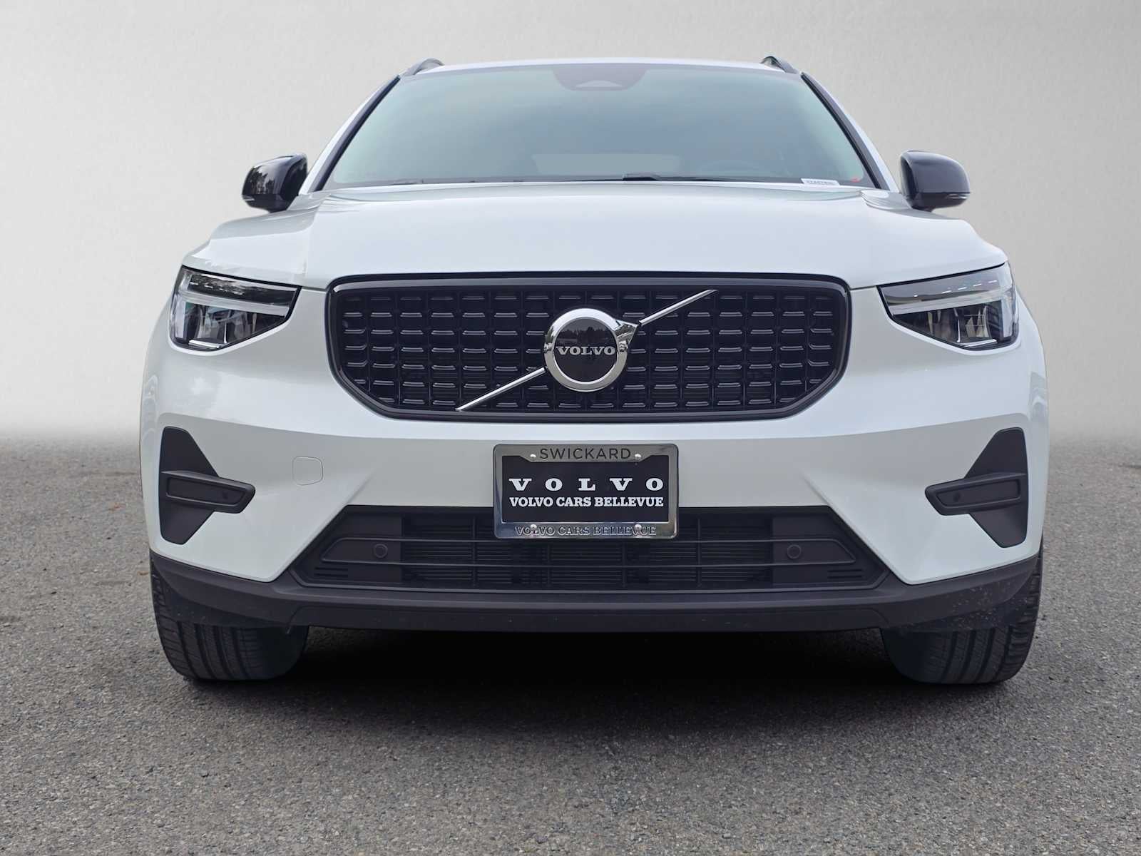 2026 Volvo XC40 Core