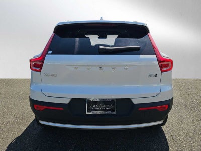 2025 Volvo XC40 Core Bright Theme