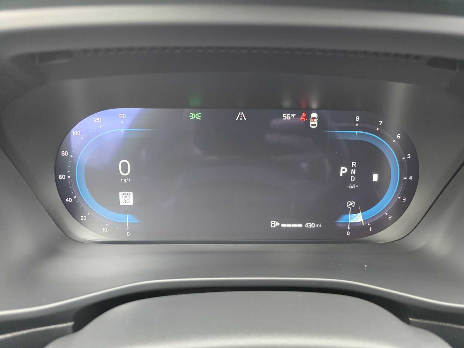 2025 Volvo XC40 Core Bright Theme