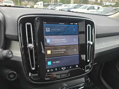 2025 Volvo XC40 Core Bright Theme