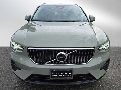 2025 Volvo XC40 Core Bright Theme