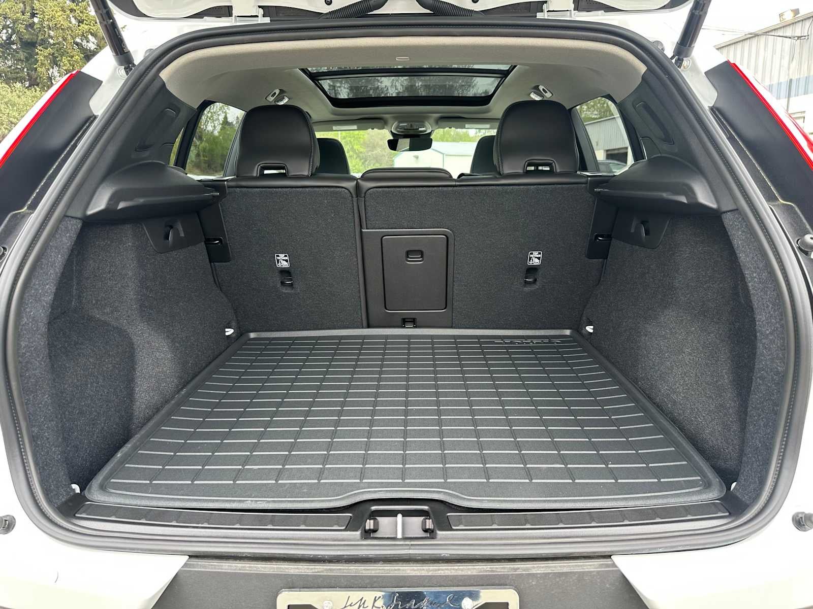 2025 Volvo XC40 Core Bright Theme