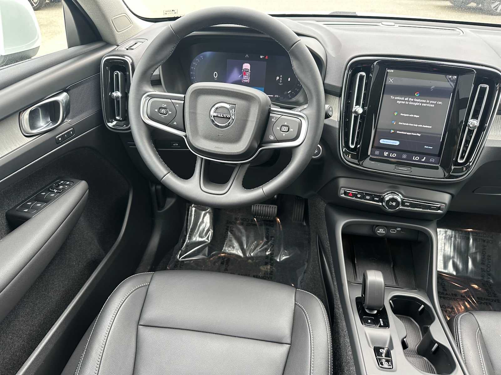 2025 Volvo XC40 Core Bright Theme
