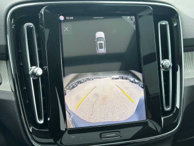 2025 Volvo XC40 Core Bright Theme