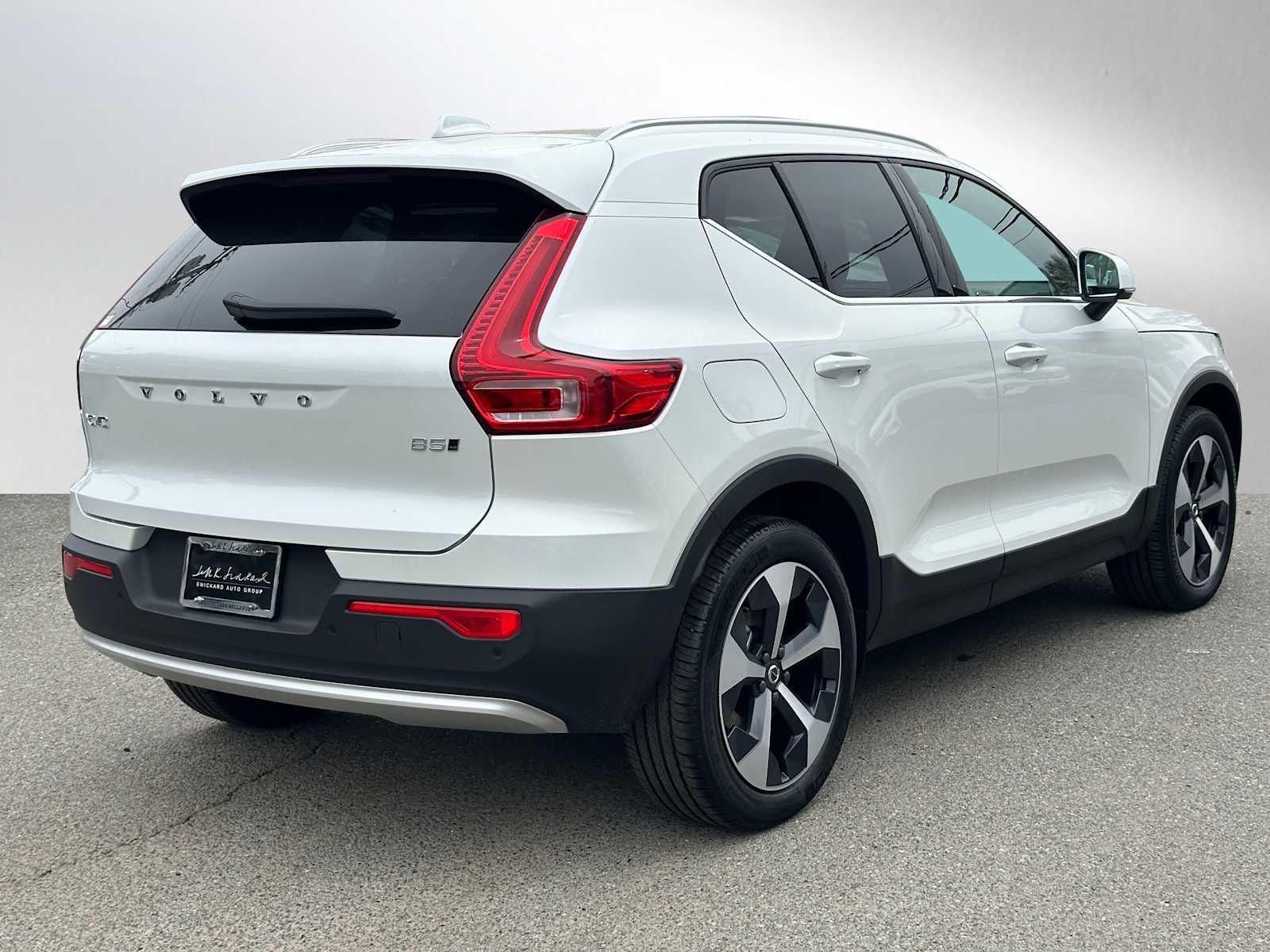 2025 Volvo XC40 Core Bright Theme