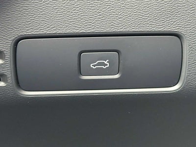 2025 Volvo XC40 Core Bright Theme