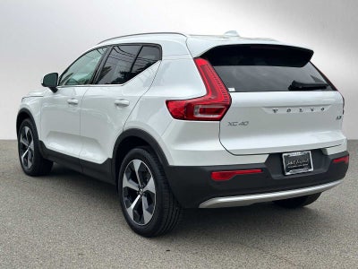2025 Volvo XC40 Core Bright Theme