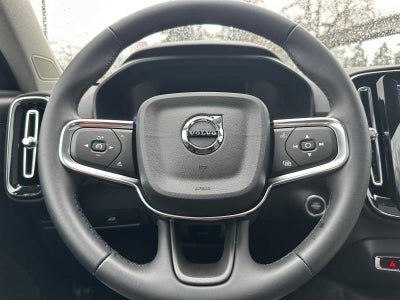 2025 Volvo XC40 Core Bright Theme