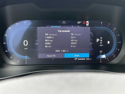 2025 Volvo XC40 Core Bright Theme