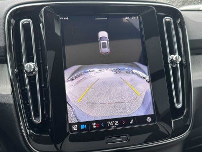 2025 Volvo XC40 Core Bright Theme