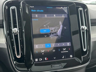 2025 Volvo XC40 Core Bright Theme
