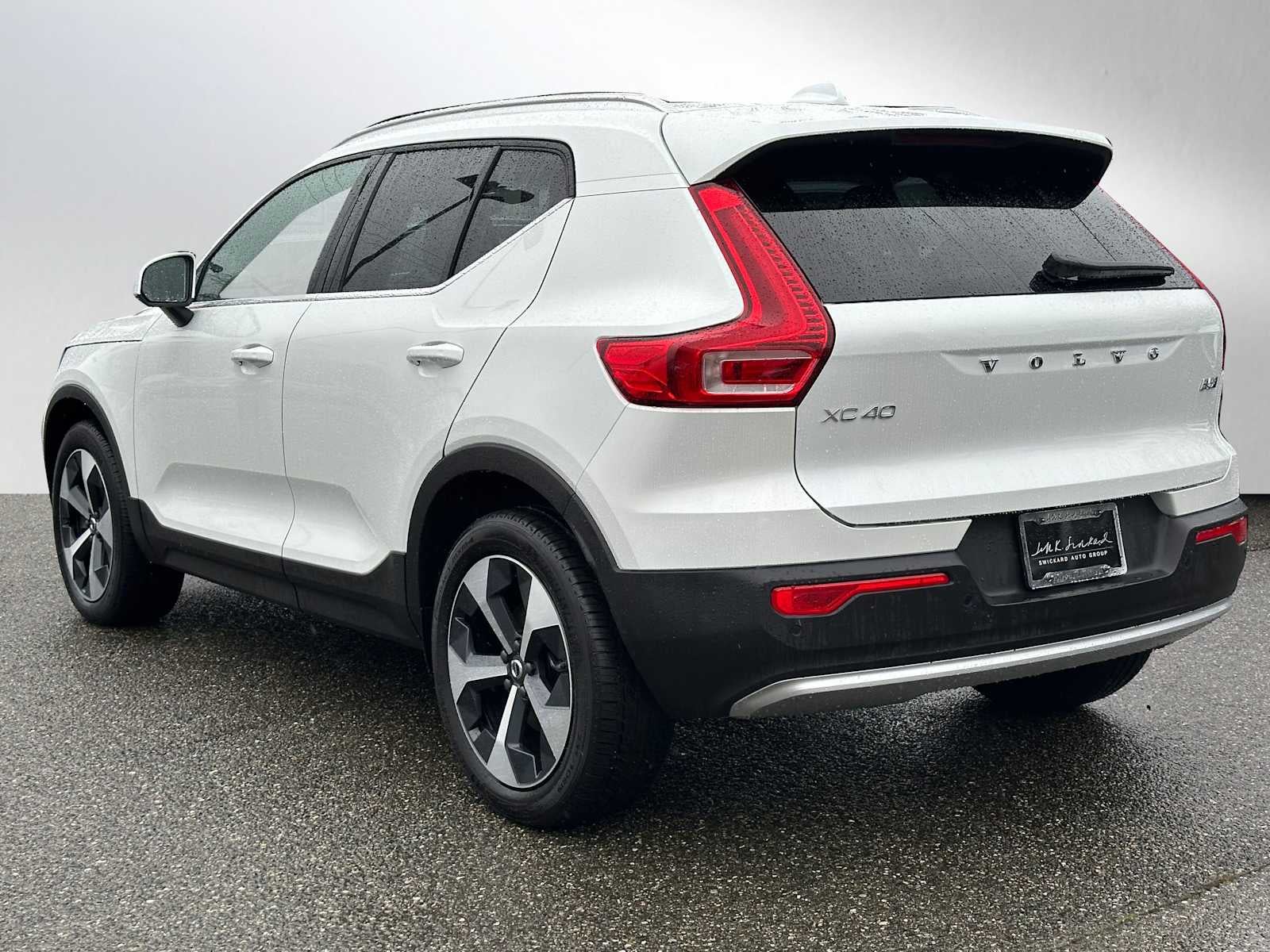 2025 Volvo XC40 Core Bright Theme