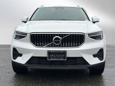 2025 Volvo XC40 Core Bright Theme