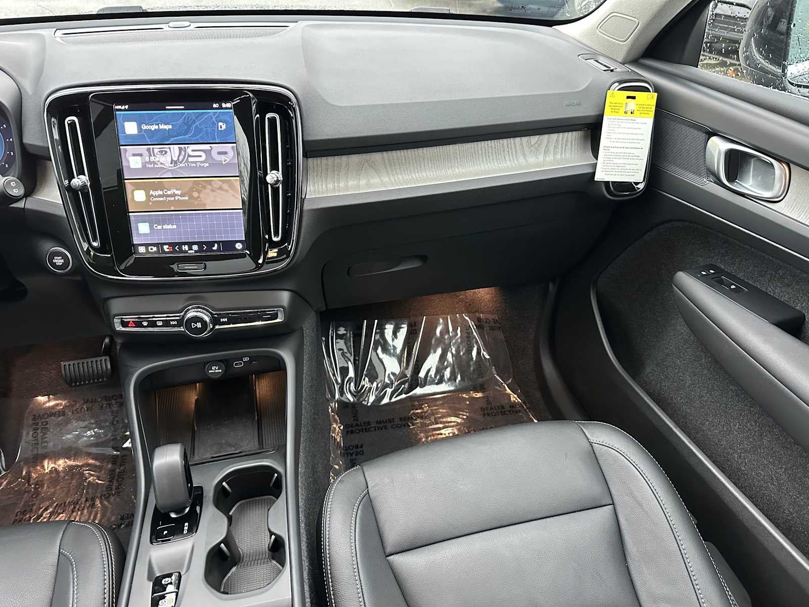 2025 Volvo XC40 Core Bright Theme