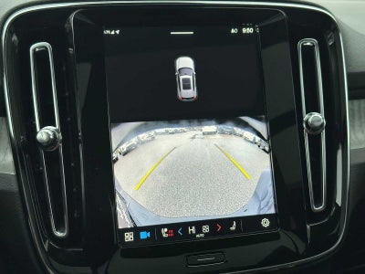 2025 Volvo XC40 Core Bright Theme
