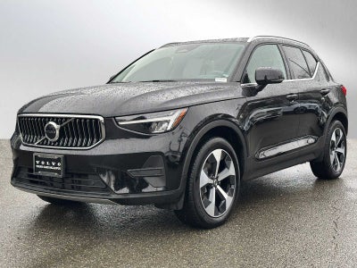 2025 Volvo XC40 Core Bright Theme