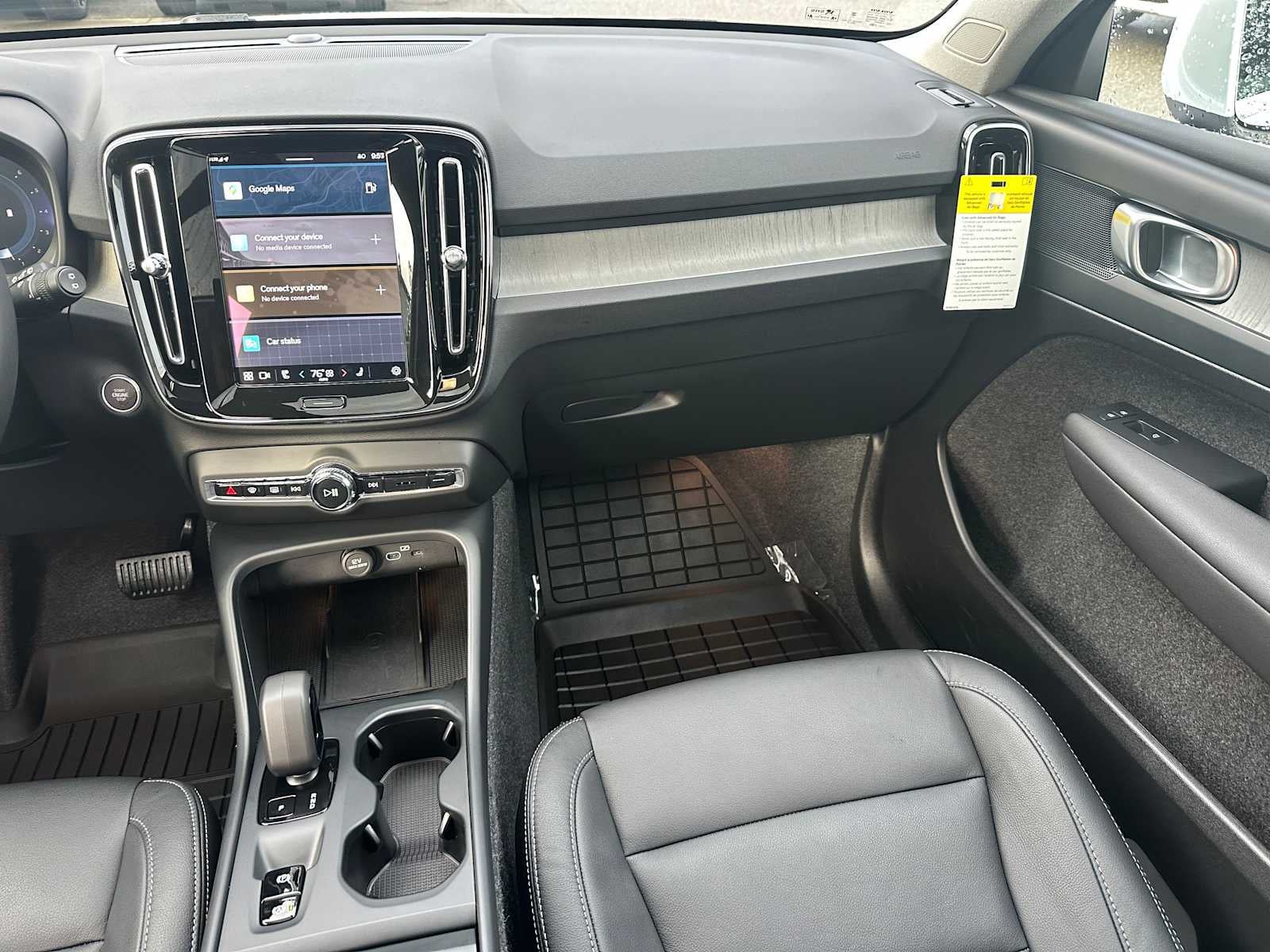 2025 Volvo XC40 Core Bright Theme