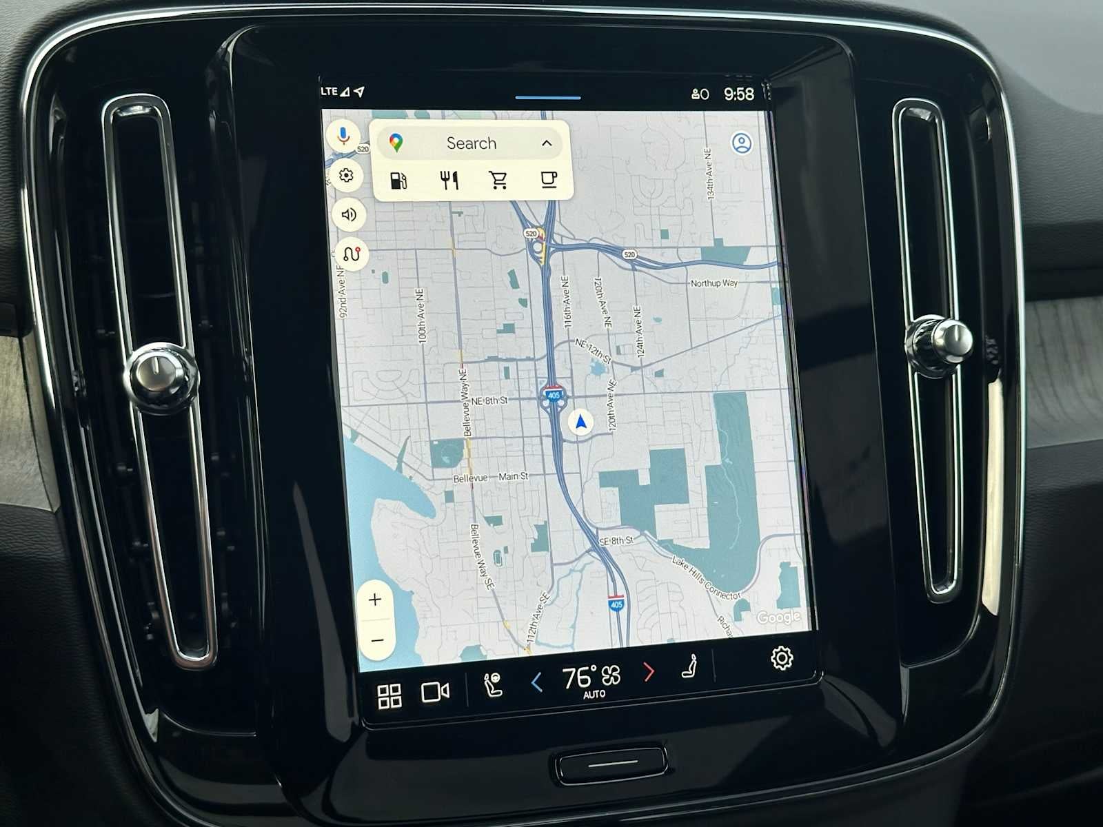 2025 Volvo XC40 Core Bright Theme