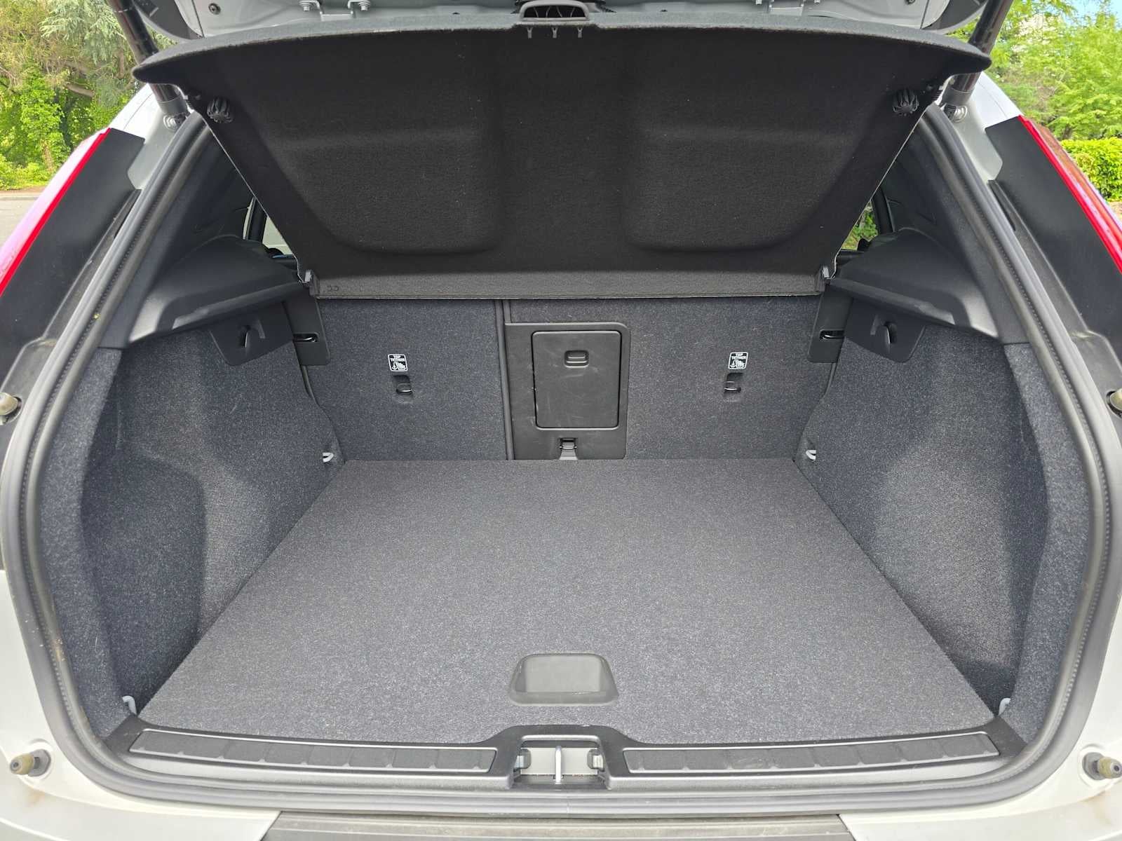 2026 Volvo XC40 Core