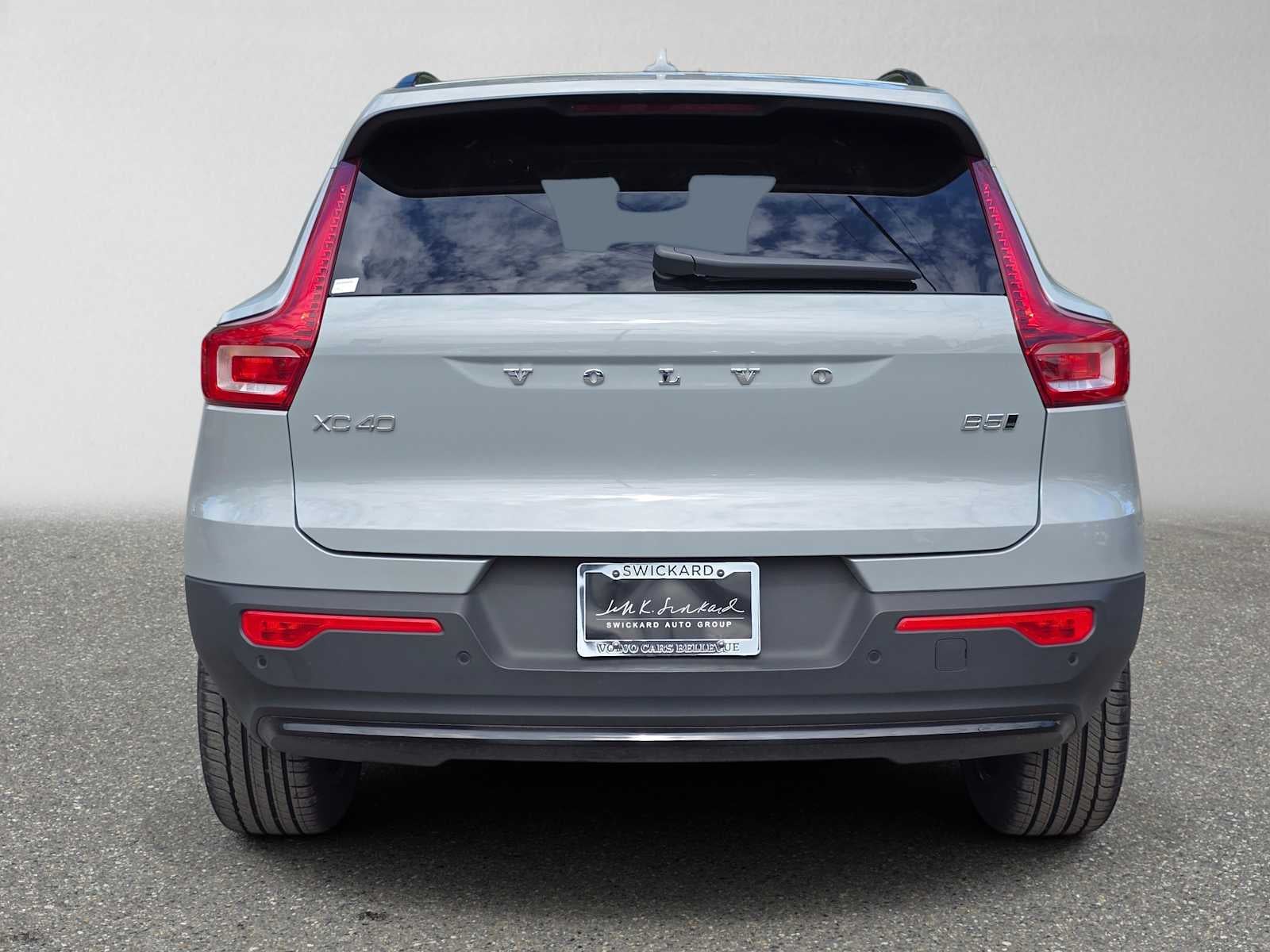 2026 Volvo XC40 Core