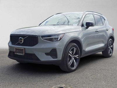 2026 Volvo XC40 Core