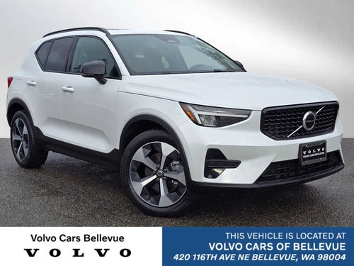 2024 Volvo XC40 Core Dark Theme