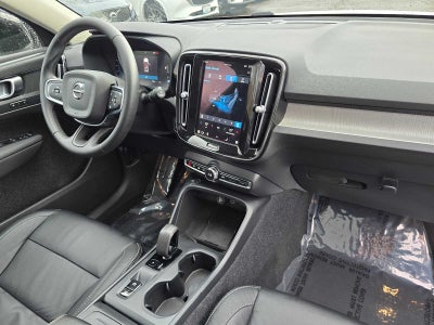 2024 Volvo XC40 Core Dark Theme