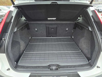 2024 Volvo XC40 Core Dark Theme