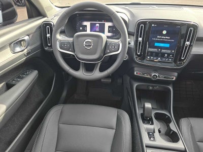 2024 Volvo XC40 Core Dark Theme