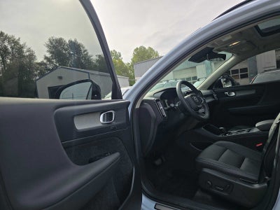 2024 Volvo XC40 Core Dark Theme