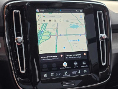 2024 Volvo XC40 Core Dark Theme
