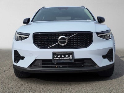 2024 Volvo XC40 Core Dark Theme