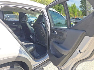 2024 Volvo XC40 Core Bright Theme