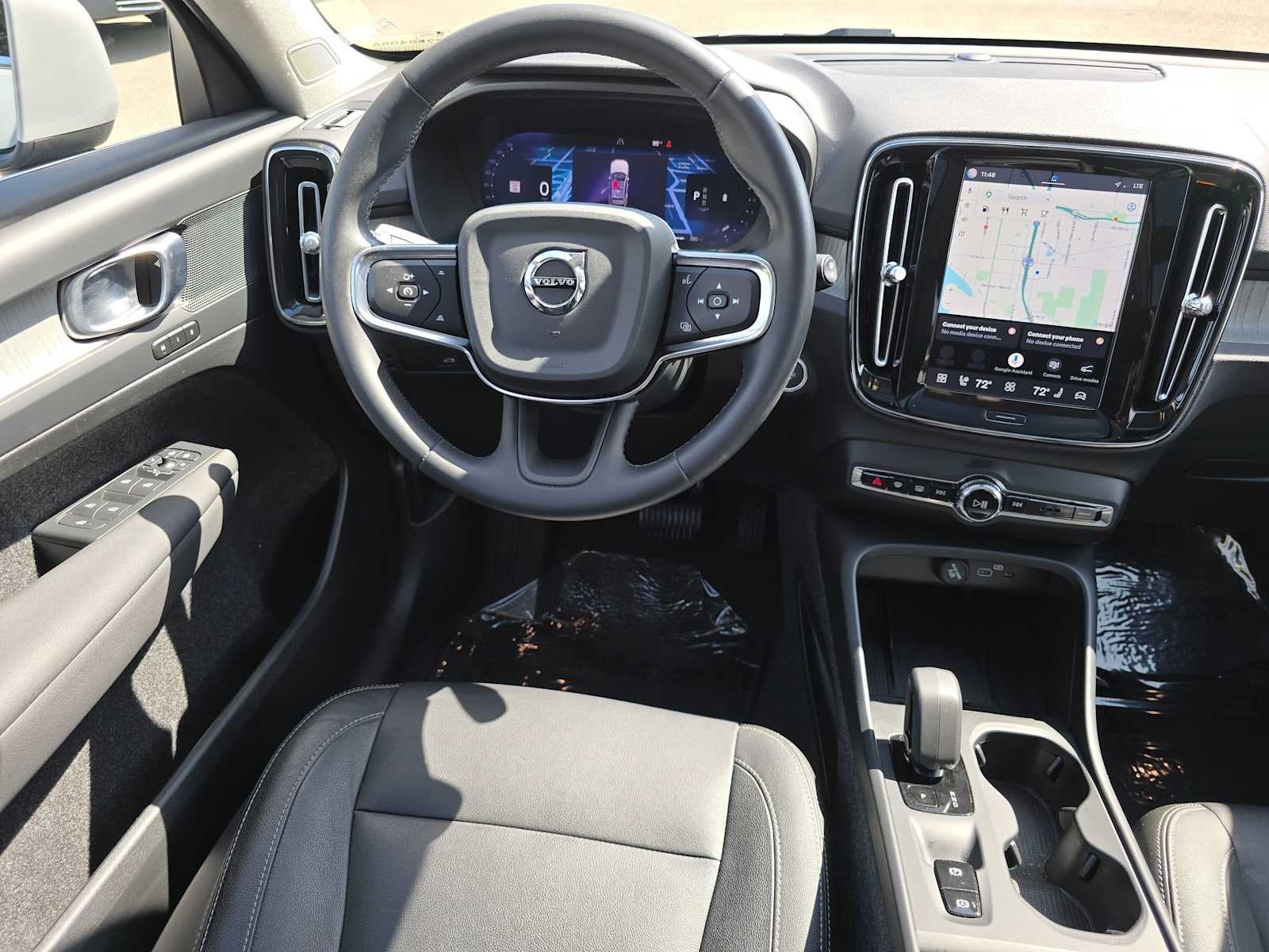 2024 Volvo XC40 Core Bright Theme