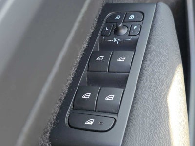 2024 Volvo XC40 Core Bright Theme