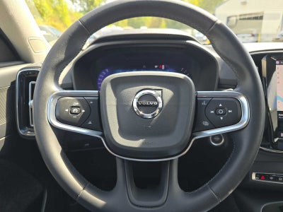 2024 Volvo XC40 Core Bright Theme