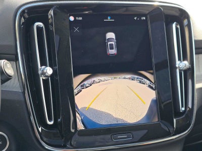 2024 Volvo XC40 Core Bright Theme
