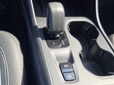 2024 Volvo XC40 Core Bright Theme