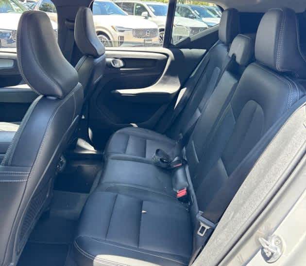 2024 Volvo XC40 Core Bright Theme