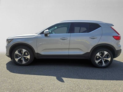 2024 Volvo XC40 Core Bright Theme