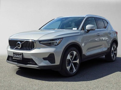 2024 Volvo XC40 Core Bright Theme