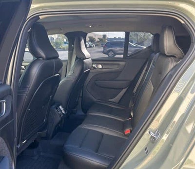 2024 Volvo XC40 Plus Dark Theme